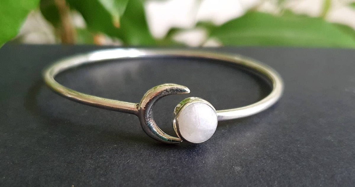 Silver Moon Bracelet / Moonstone