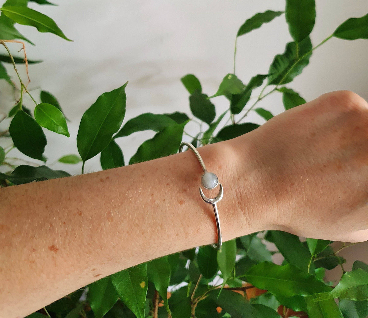 Silver Moon Bracelet / Moonstone